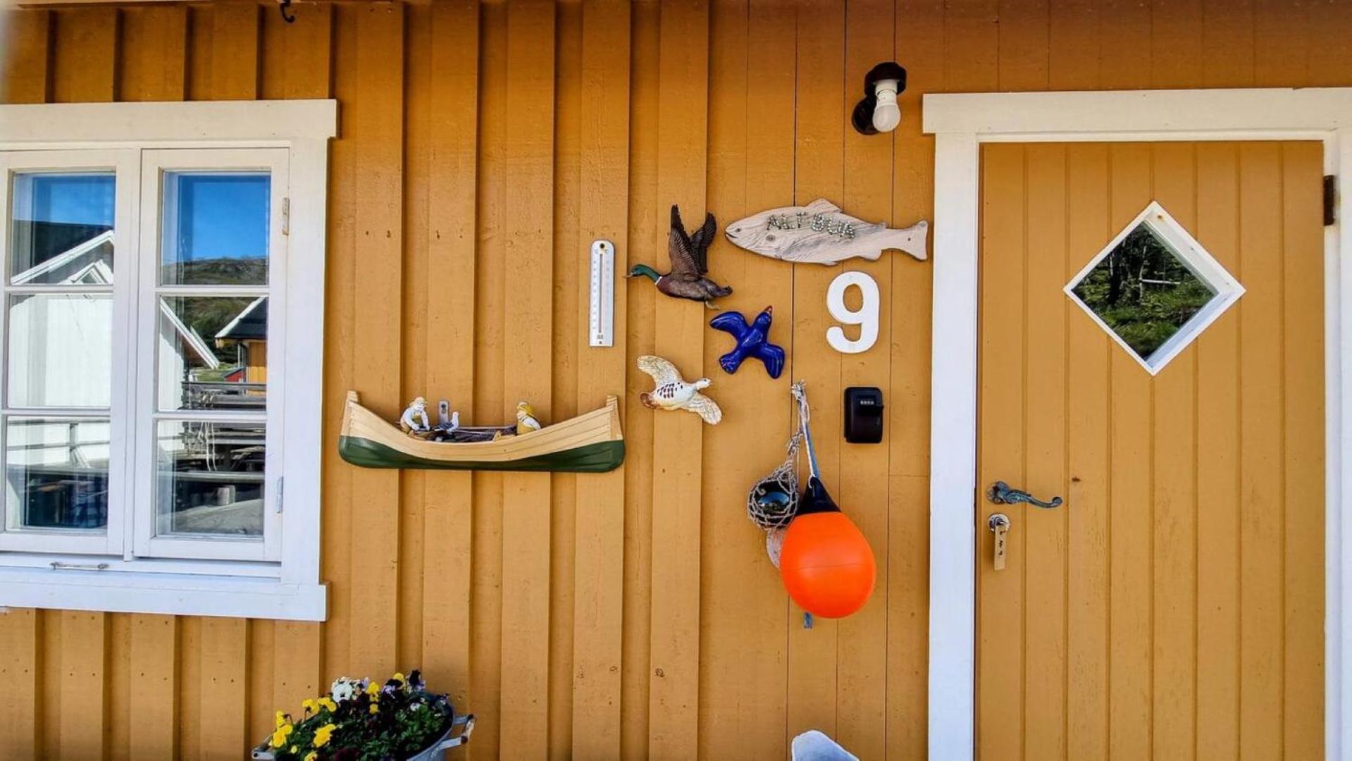 Koselig Rorbu Pa Tind Villa Sørvågen Buitenkant foto
